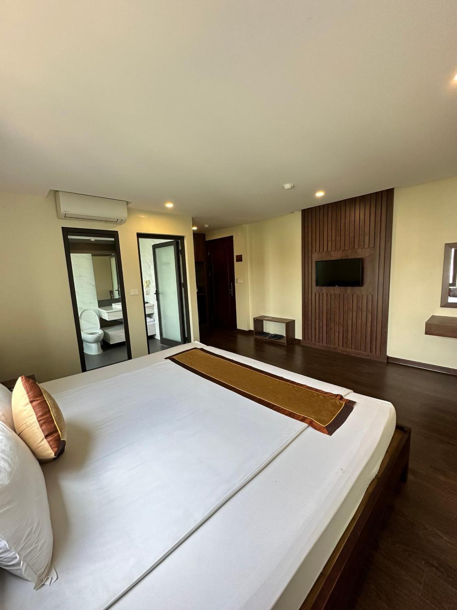 Boston Halong Hotel Ha Long Bagian luar foto