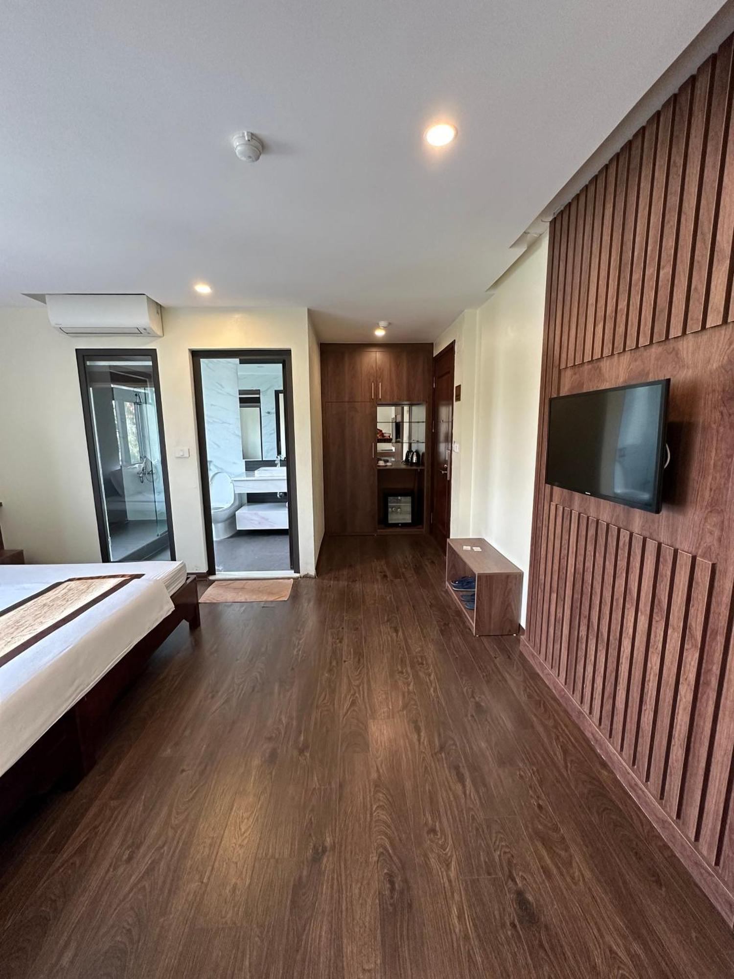 Boston Halong Hotel Ha Long Bagian luar foto