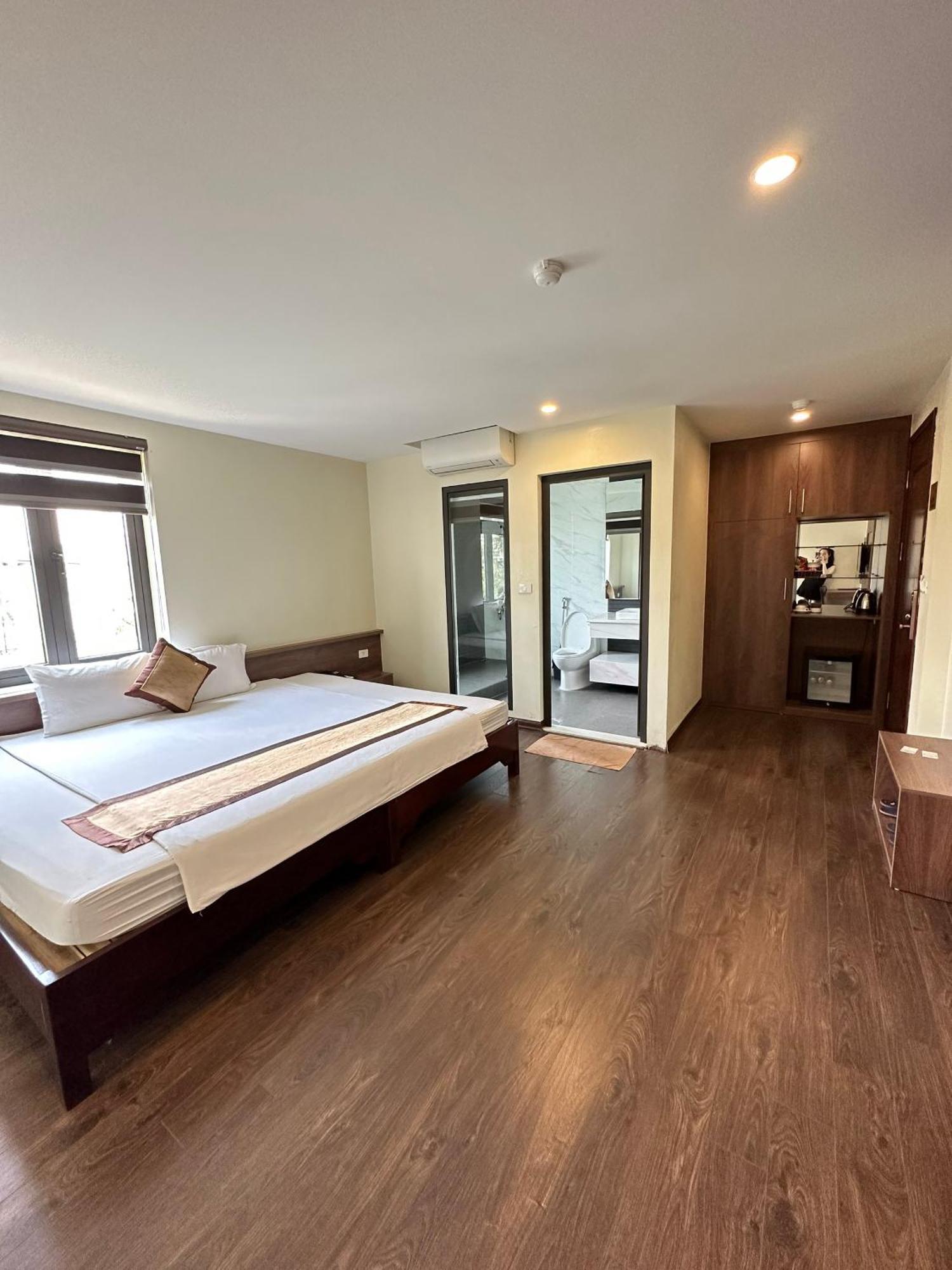 Boston Halong Hotel Ha Long Bagian luar foto